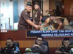 KEJATI-JATIM-SAMBUT-INSPEKSI-PEMANTAUAN-TIM-INSPEKTUR-II-JAMWAS-KOMITMEN-JAGA-PROFESIONALISME-D-1024x913-1